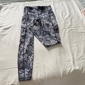 Lululemon Athletica Black and Gray Patterned Leggings